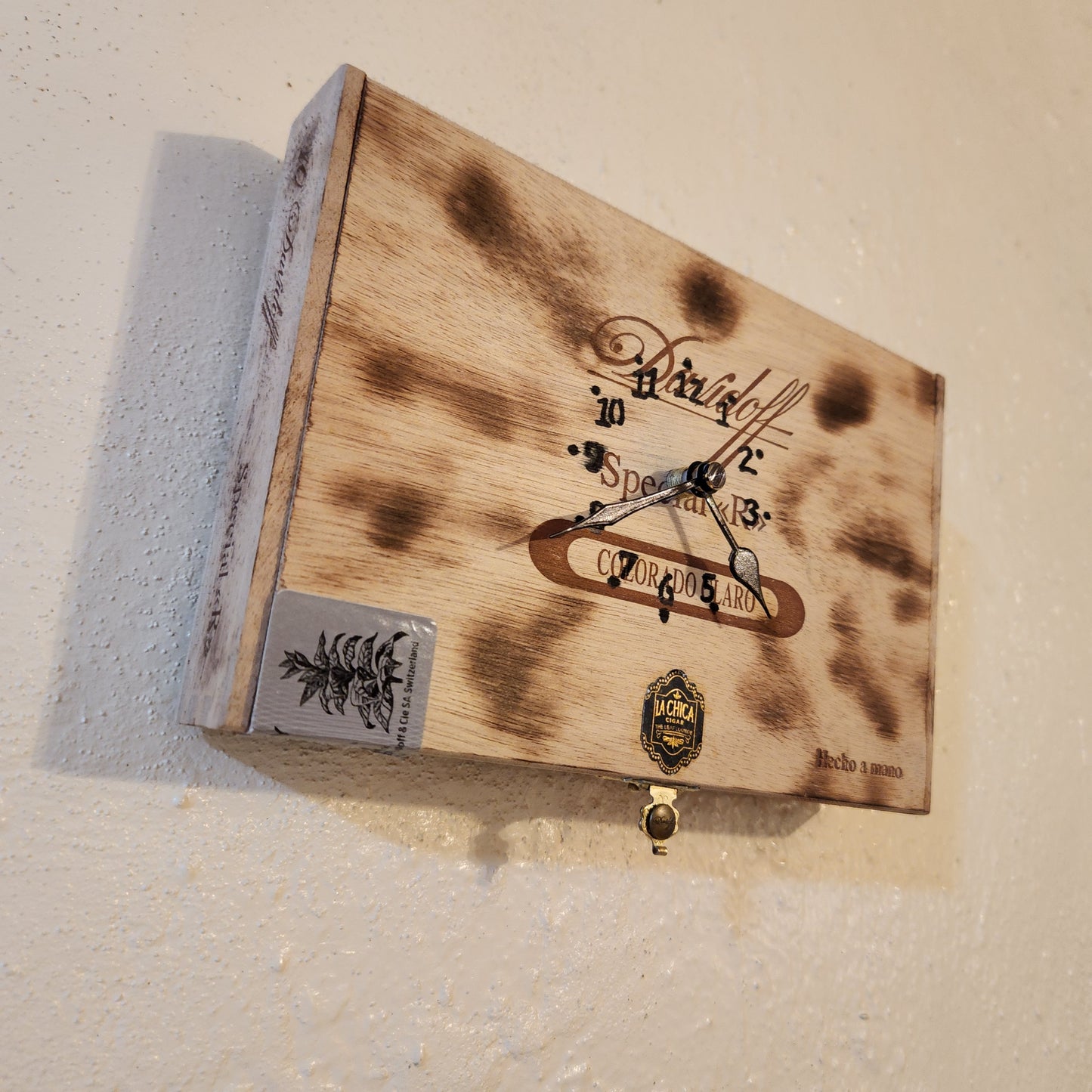 Handcrafted Cigar Box Clock by @LaChicaCigar