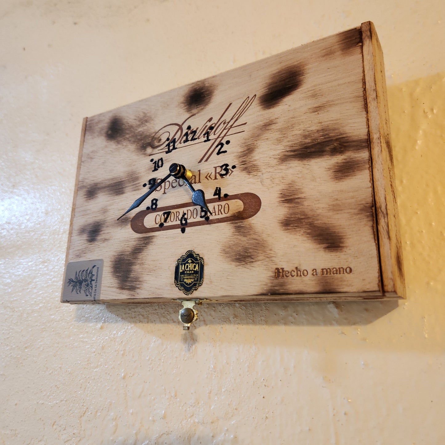 Handcrafted Cigar Box Clock by @LaChicaCigar
