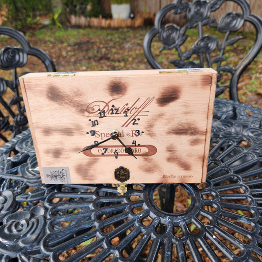 Handcrafted Cigar Box Clock by @LaChicaCigar