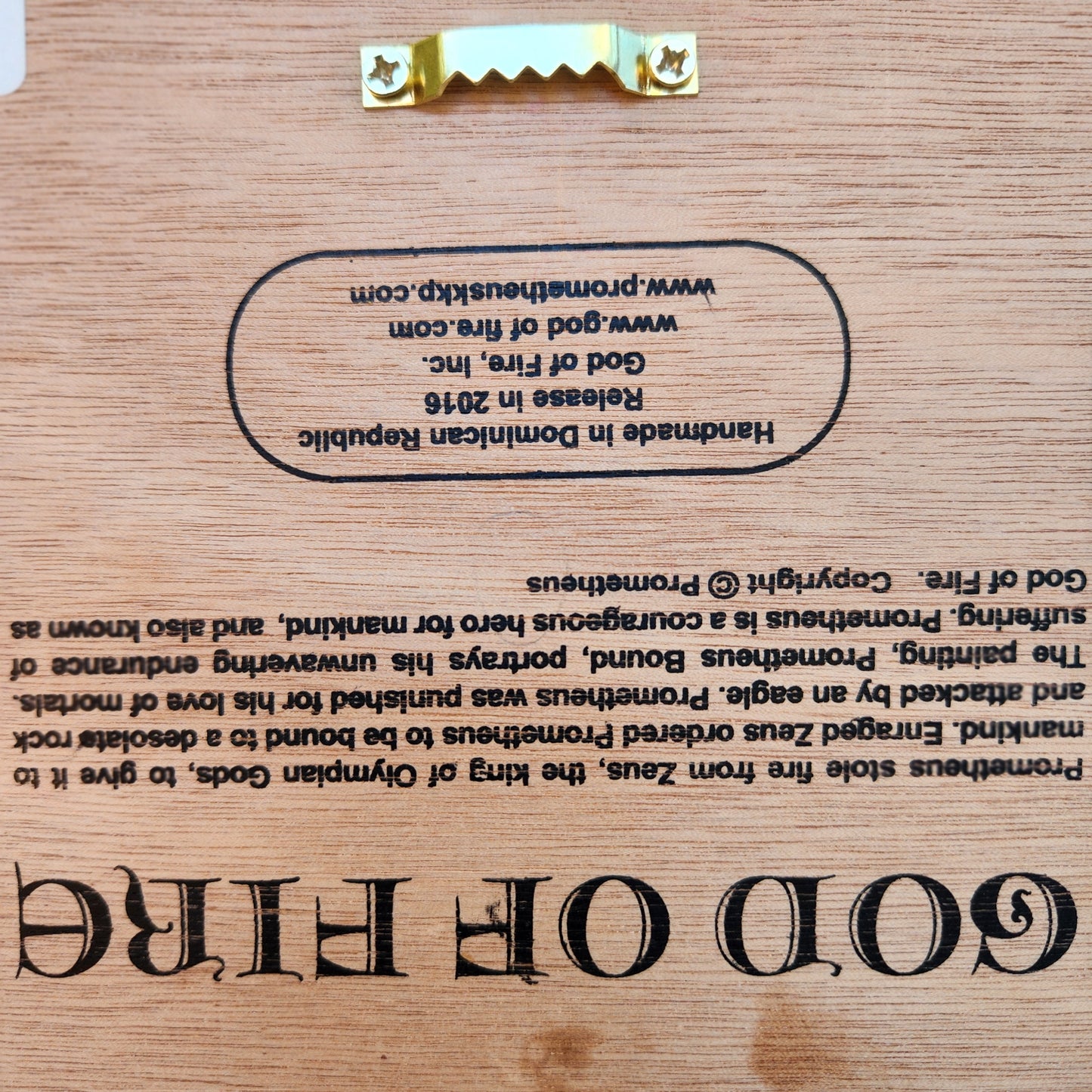 Handcrafted Cigar Box Clock by @LaChicaCigar