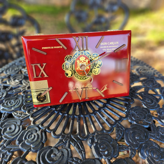 Handcrafted Cigar Box Clock by @LaChicaCigar