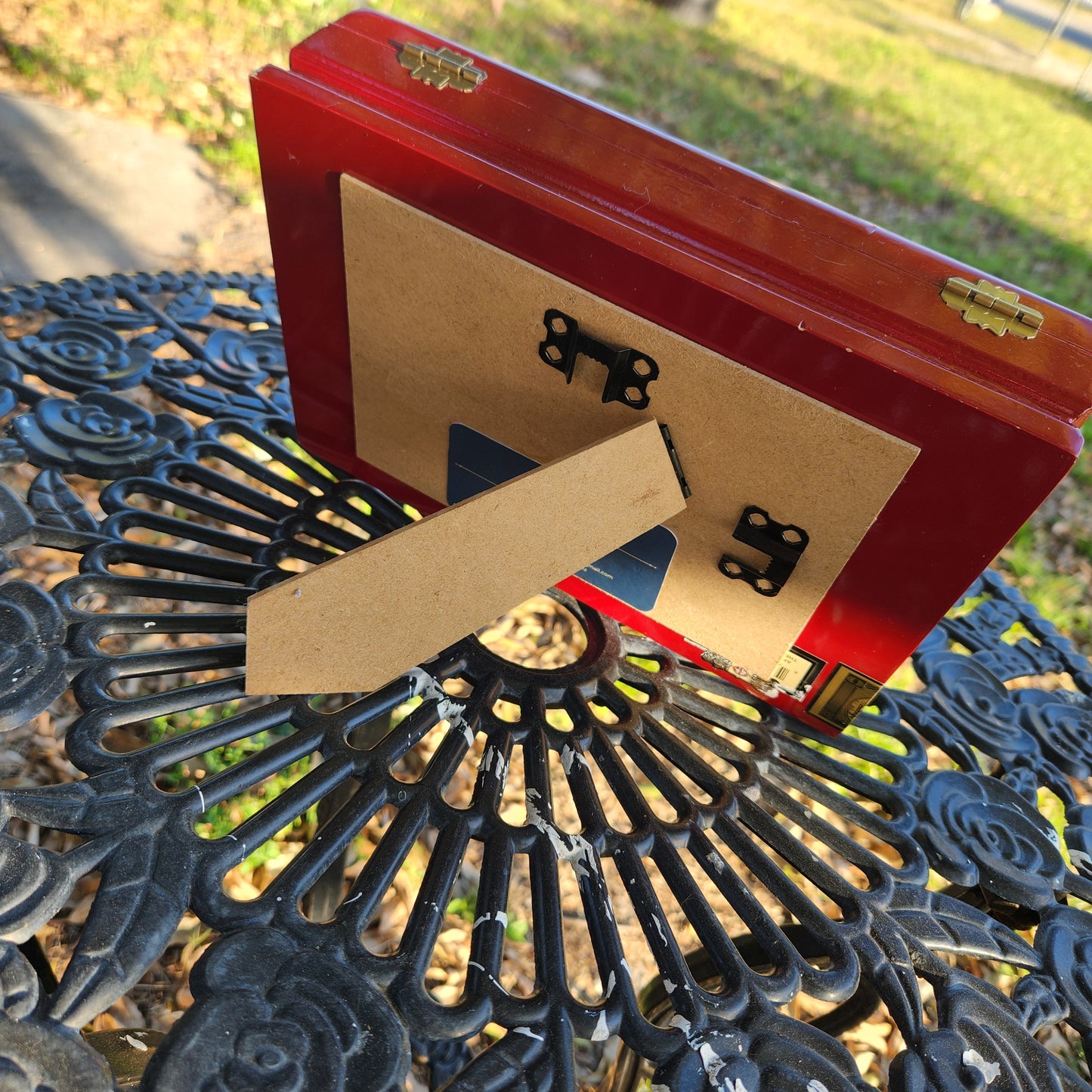 Handcrafted Cigar Box Clock by @LaChicaCigar