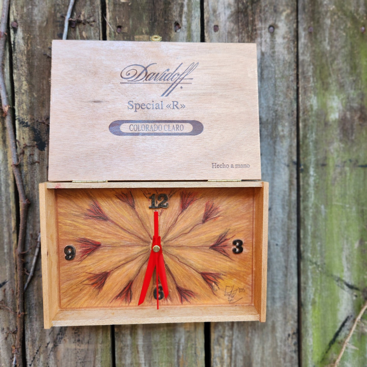 Handcrafted Cigar Box Clock by @LaChicaCigar